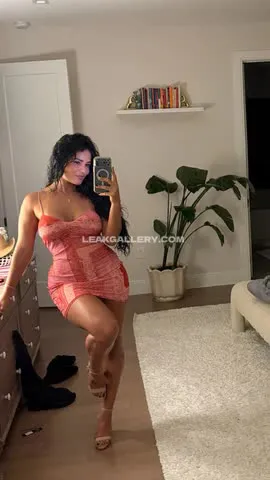 katyaelisehenry