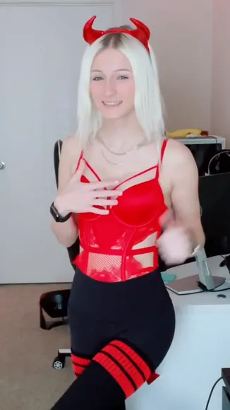 Kaylavoid Red Bodysuit Tease OnlyFans Video Leaked