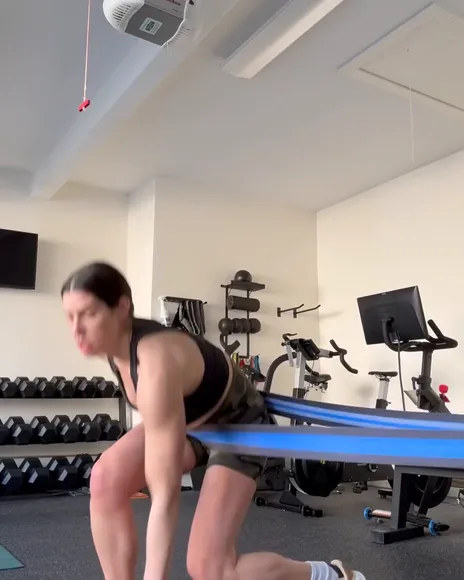 Kelseyplum10 Legs Spread Resistance Band OnlyFans Video Leaked
