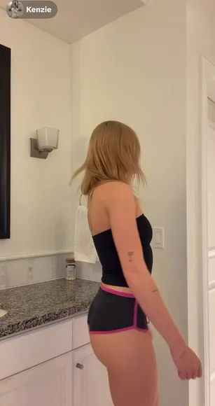 Kenziismith Black Top And Pink Trim OnlyFans Video Leaked