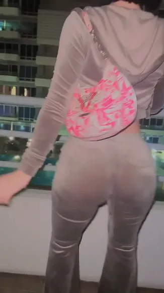 Key_chicaiza_ Velvet Crop Top Ass OnlyFans Video Leaked