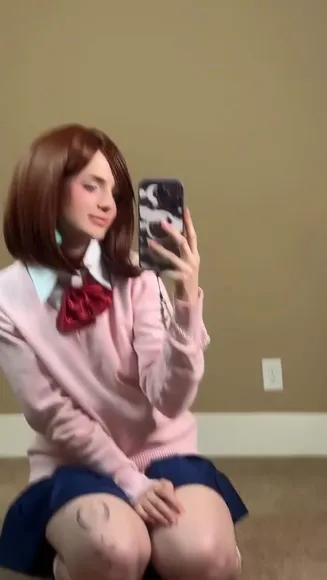 Khaleesibb Schoolgirl Skirt Tease OnlyFans Video Leaked