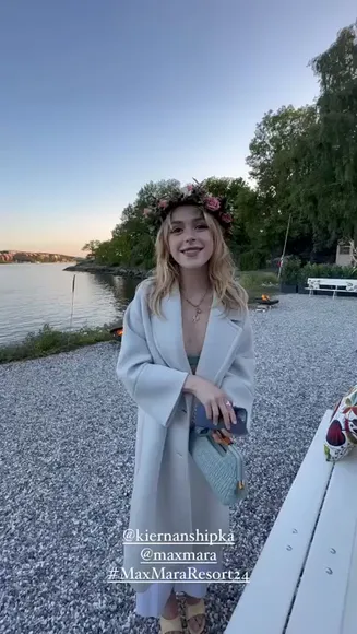 Kiernanshipka Floral Crown Outdoor Pose OnlyFans Video Leaked