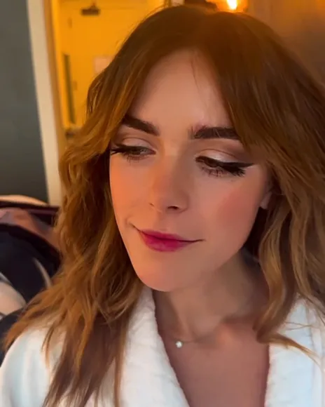 Kiernanshipka Bathrobe Tease OnlyFans Video Leaked