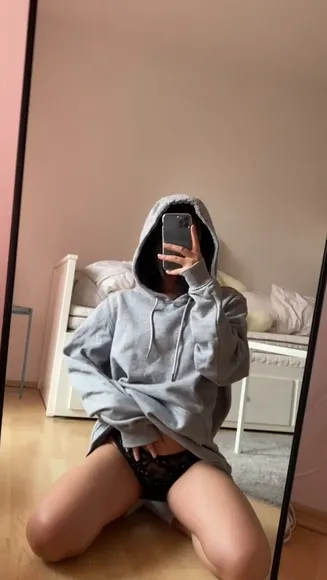 Kikipearl Hoodie Over Lacy Panties OnlyFans Video Leaked