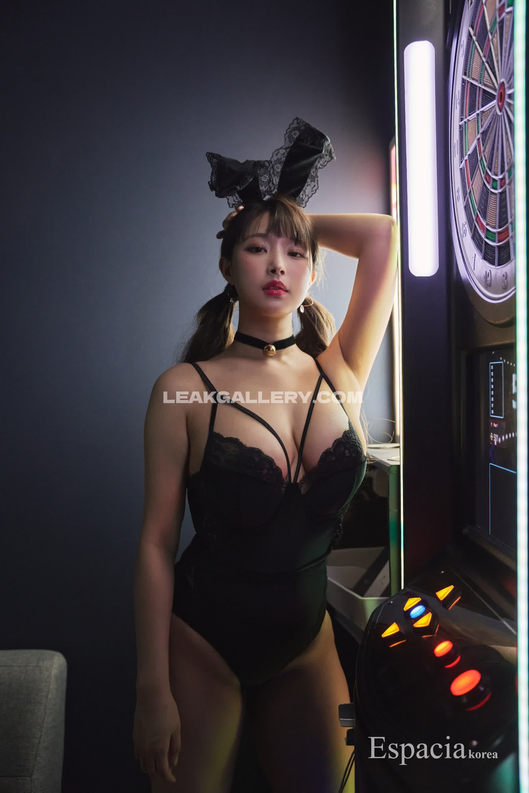 Kimgapju Black Lace Bodysuit Pose OnlyFans Photo Leaked