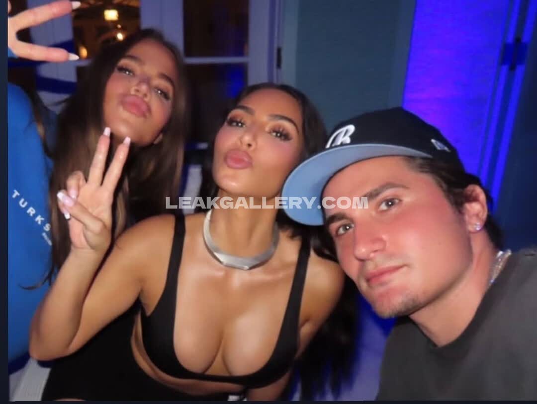 Kimkardashian / kim_kardashian Exclusive Leaked Nude OnlyFans #12772895