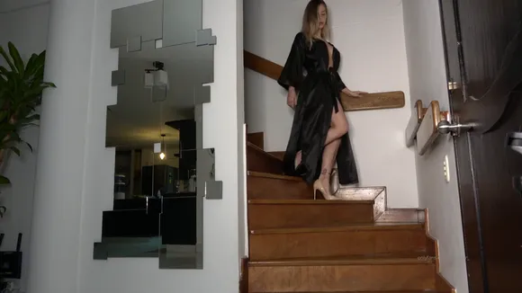 Kimtylor_ Naked Ass Stair Tease OnlyFans Video Leaked