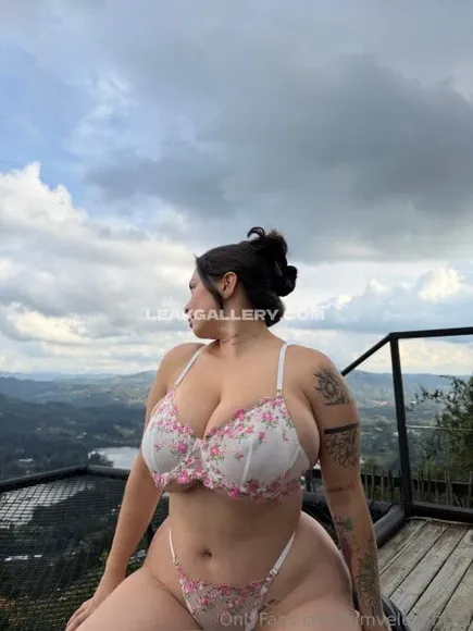 kimvelezoficial