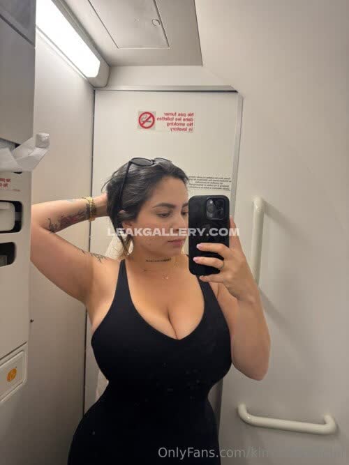 Kimvelezoficial Exclusiva filtración de OnlyFans desnuda #14949084