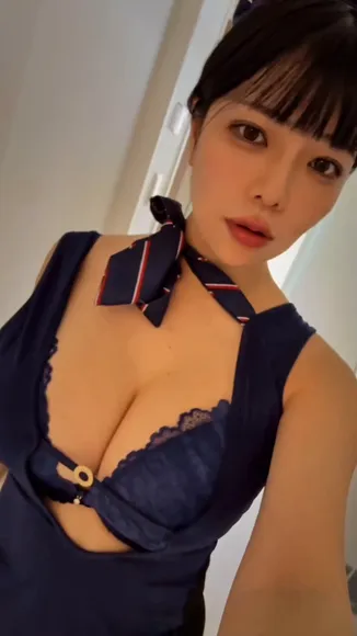 Kippo222 Deep V Neck Lingerie OnlyFans Video Leaked