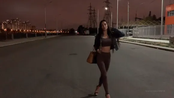 Kissing33_3 Crop Top And Leggings Walk OnlyFans Video Leaked