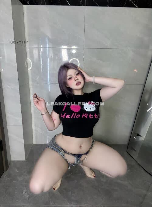 Kitty_qing Denim Thong Crouch Pose OnlyFans Photo Leaked