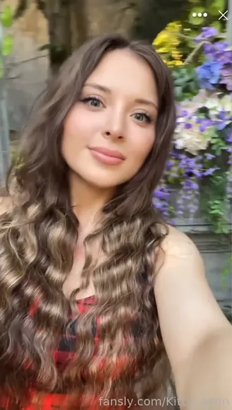 Kittycaitlin Plaid Top Tease OnlyFans Video Leaked