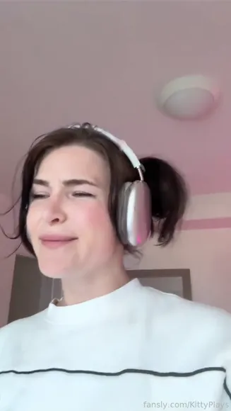 Kittyplays Thong Ass Selfie Pose OnlyFans Video Leaked
