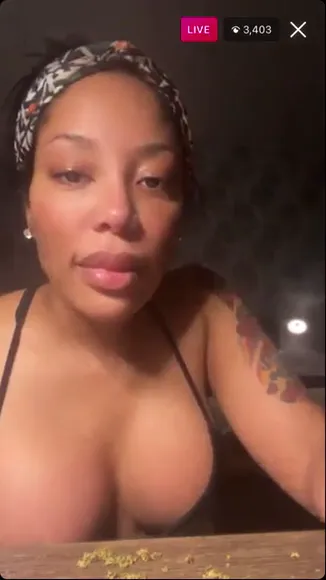 Kmichellemusic Deep V Bra Tease OnlyFans Video Leaked