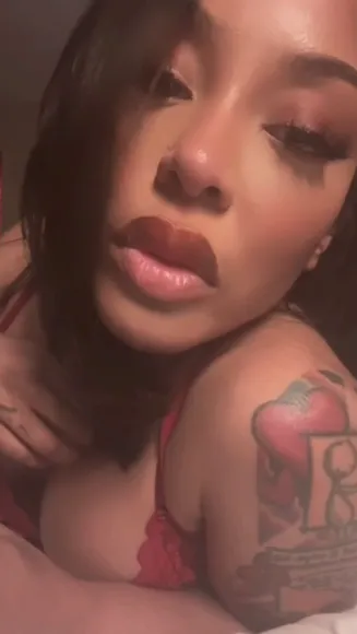 Kmichellemusic Red Lace Bra Tease OnlyFans Video Leaked