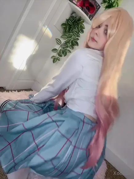 Kokoa_dessu Skirt Lifted Showing Tattooed Thigh OnlyFans Video Leaked