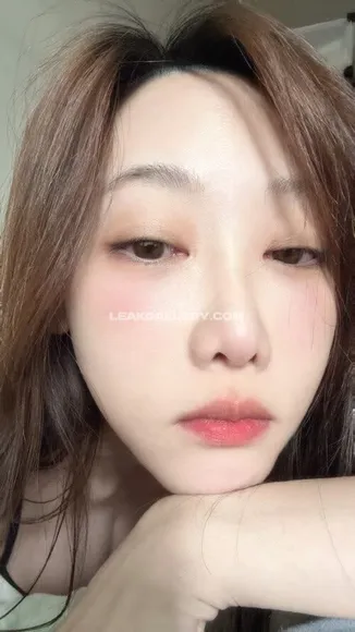 Kosos2684 Close-Up Face Tease OnlyFans Photo Leaked