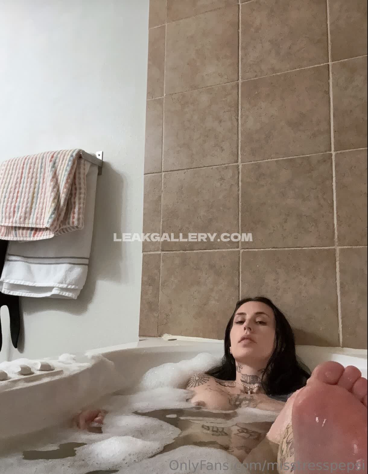 Kreaykiwi Exclusive Leaked Nude OnlyFans #12633597
