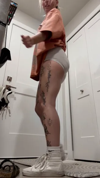 Kristineelifts Tattooed Legs Spread Wide OnlyFans Video Leaked