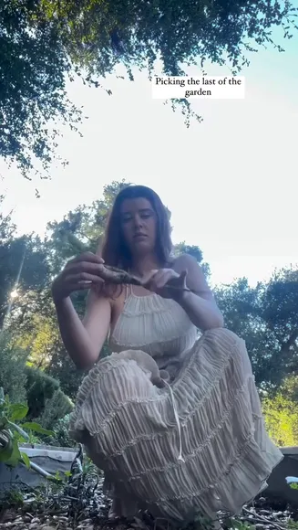 Krotchy Garden Harvest Pose OnlyFans Video Leaked