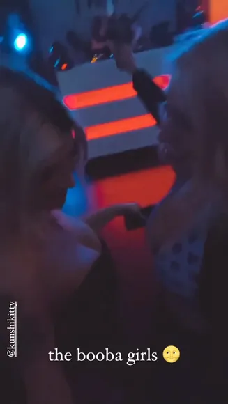 Kunshikitty Low Cut Top Tease OnlyFans Video Leaked