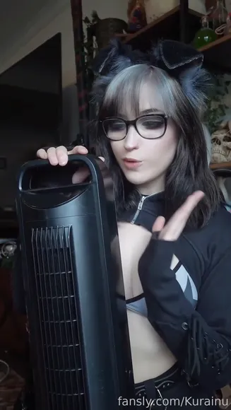 Kurainu Braless Top Tease OnlyFans Video Leaked
