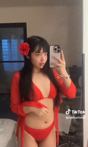 Kurixtee Red Bikini Mirror Selfie OnlyFans Video Leaked