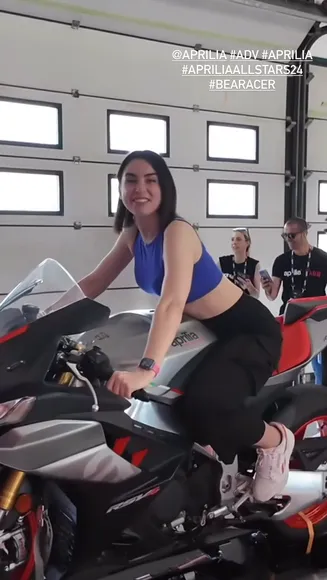 Kurolily Tight Pants Motorcycle Pose OnlyFans Video Leaked