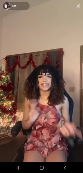 Kvrtez Floral Dress Twerk OnlyFans Video Leaked