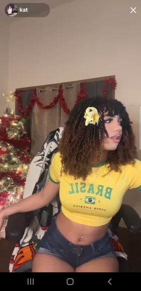 Kvrtez Yellow Crop Top Tease OnlyFans Video Leaked