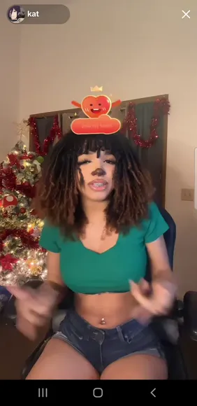 Kvrtez Green Crop Top Tease OnlyFans Video Leaked