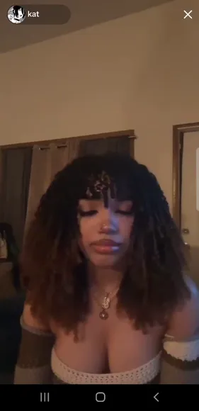 Kvrtez Low-Cut Crochet Top OnlyFans Video Leaked