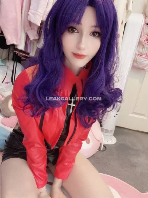 Kyaandere Red Jacket Thigh Spread OnlyFans Photo Leaked