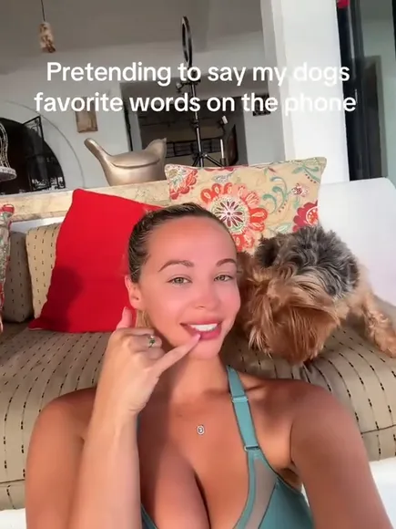 Kylie_knh Low-Cut Sports Bra Tease OnlyFans Video Leaked
