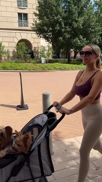 Kylie_knh Tight Leggings Walk OnlyFans Video Leaked