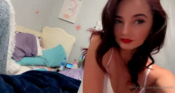 kyliecakes03 video thumbnail