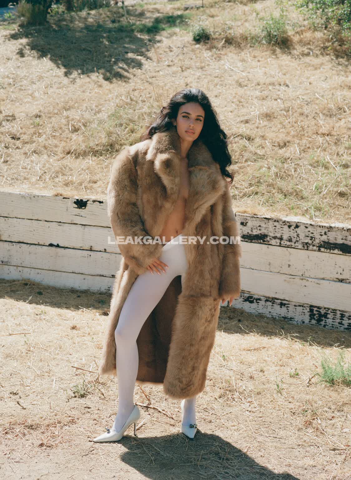 Kyliecantrall Exclusive Leaked Nude OnlyFans #13326733