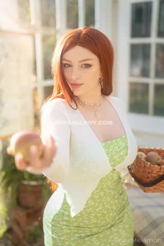 Ladymelamori Green Dress Outdoor Tease OnlyFans Photo Leaked