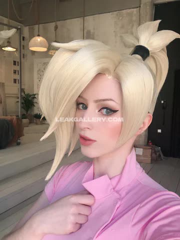 Ladymelamori Pink Shirt Tease OnlyFans Photo Leaked