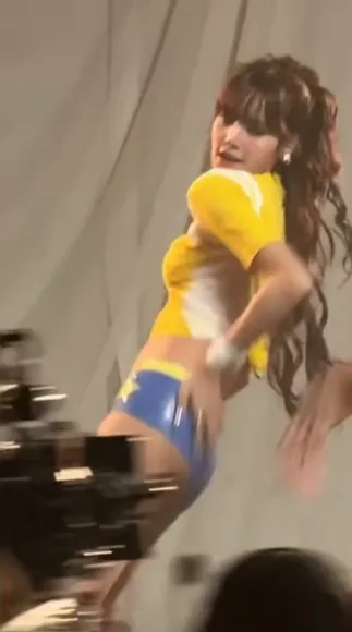 lalalalisa_m video thumbnail