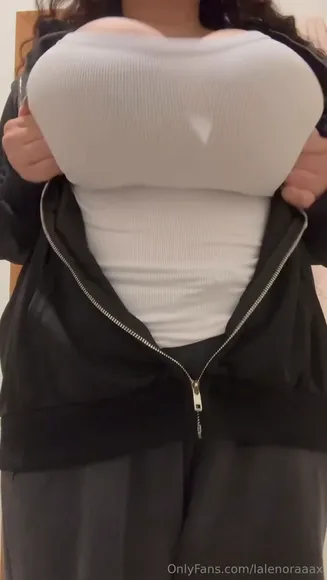 Lalenoraaax Massive Tits Over Shirt OnlyFans Video Leaked