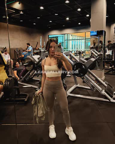 Larissamanoela Gym Selfie In Leggings OnlyFans Photo Leaked