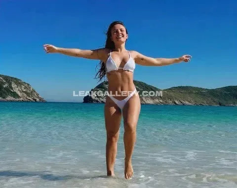 larissamanoela