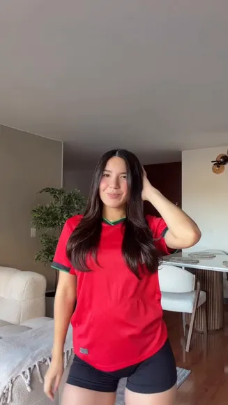 laura02av video thumbnail