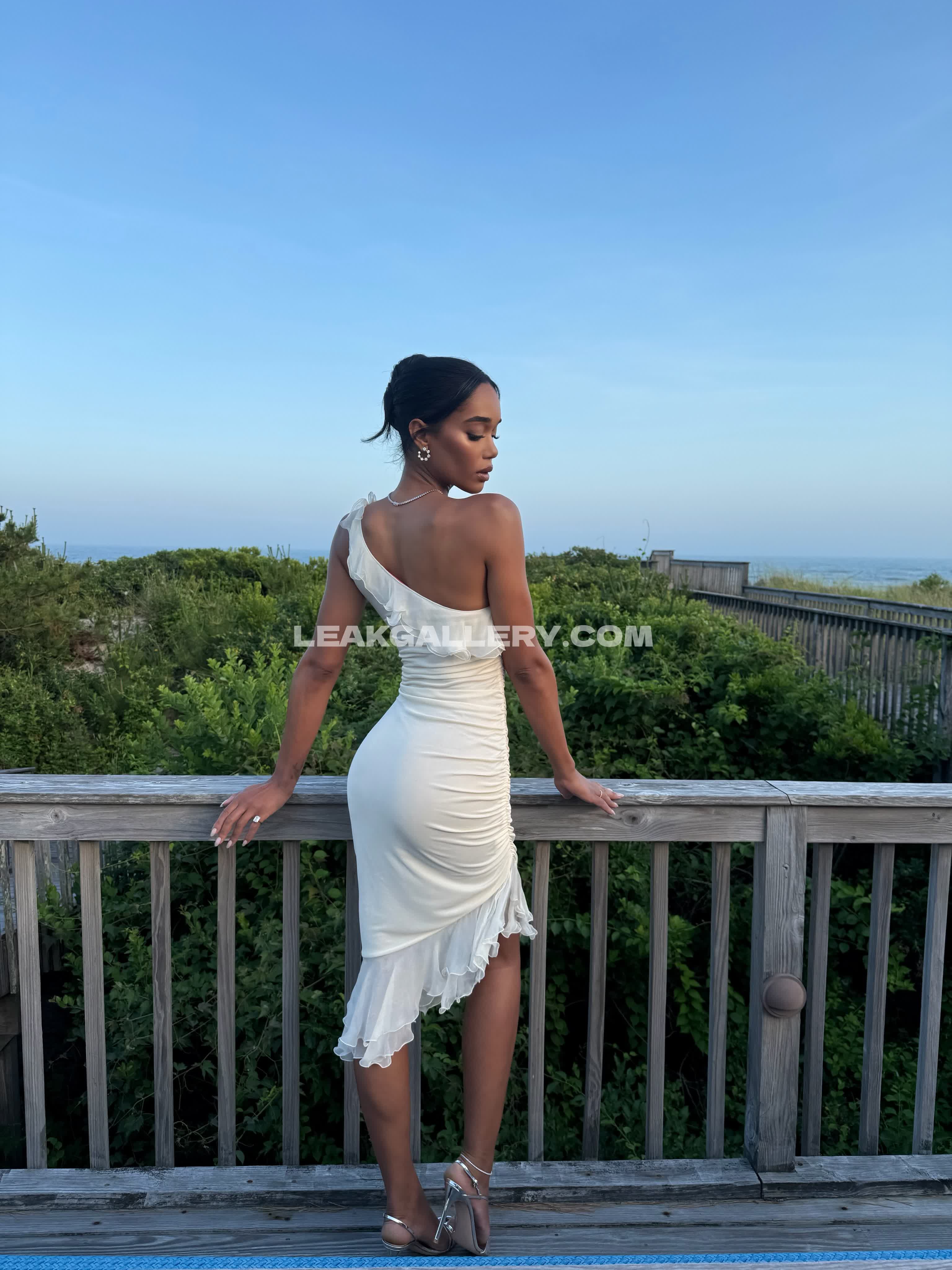 Lauraharrier Exclusive Leaked Nude OnlyFans #13046254