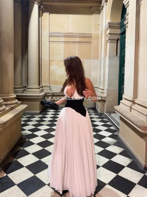 Lauramjj_ Exclusive Leaked Nude OnlyFans #12161892
