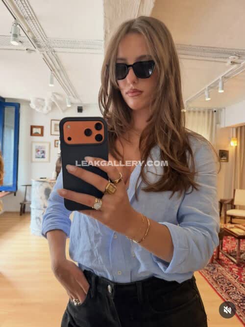 Lauramjj_ Exclusive Leaked Nude OnlyFans #12161891
