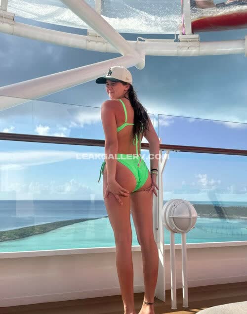 Laurenrossi / Rossitakes Exclusive Leaked Nude OnlyFans #14779580